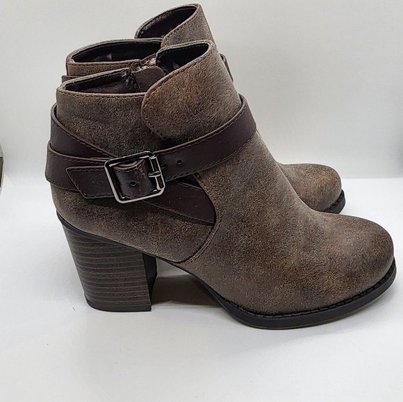 Soda Kylie Toupe Rough Cut Ankle High Booties Women's Size 6 New - Picture 1 of 16
